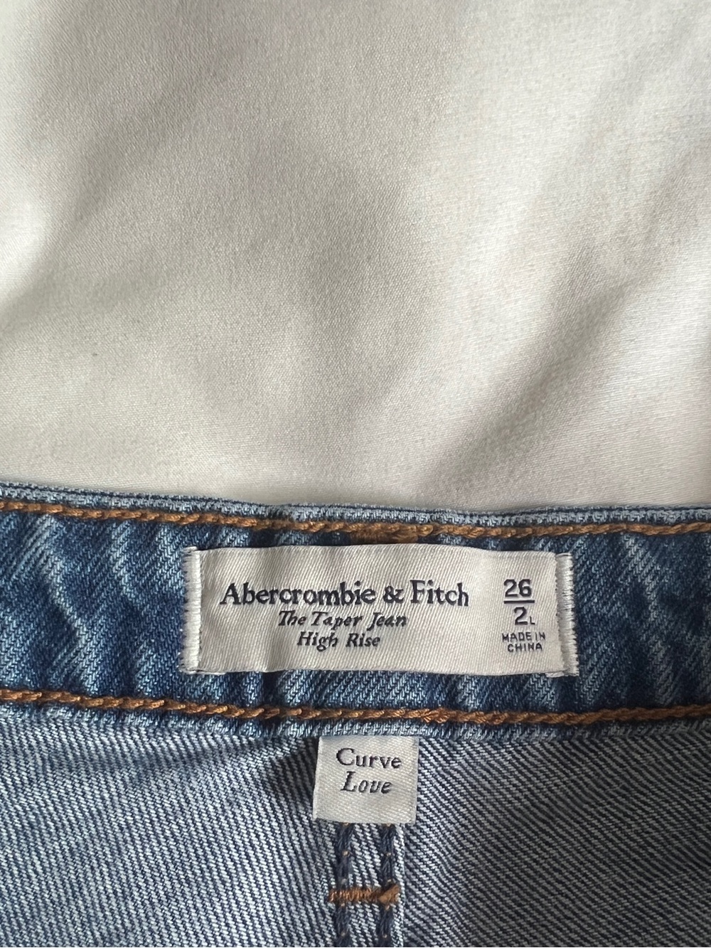 Taper Jean High Rise - Picture 2 of 4